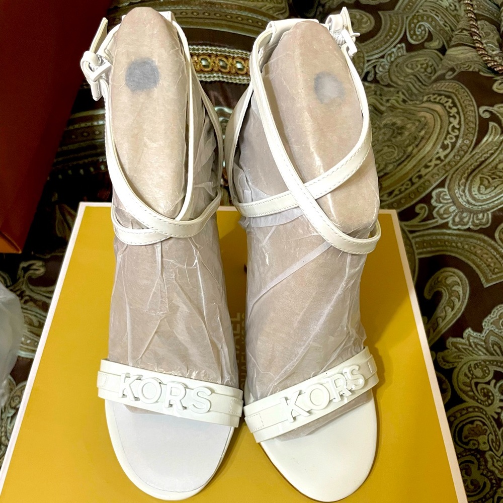 Michael Kors Goldie Sandals in Optic White